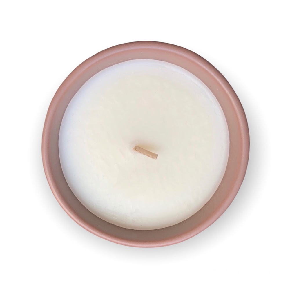 Project 62 Wellness Ceramic Elderberry and Hibiscus Scented Candle 9 oz. - Picture 2 of 4
